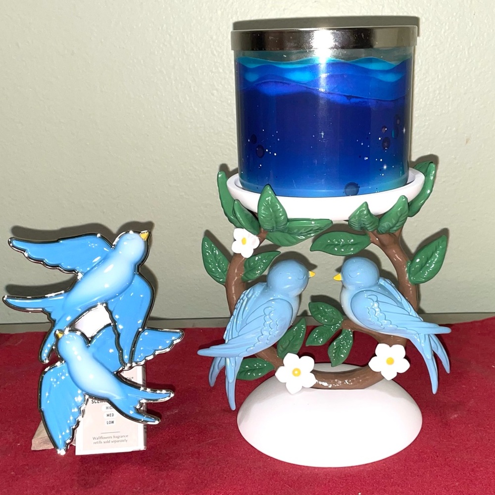 Bath & Body Works BLUEBIRDS THREE WICH PEDESTAL CANDLE HOLDER + WALLFLOWER PLUG